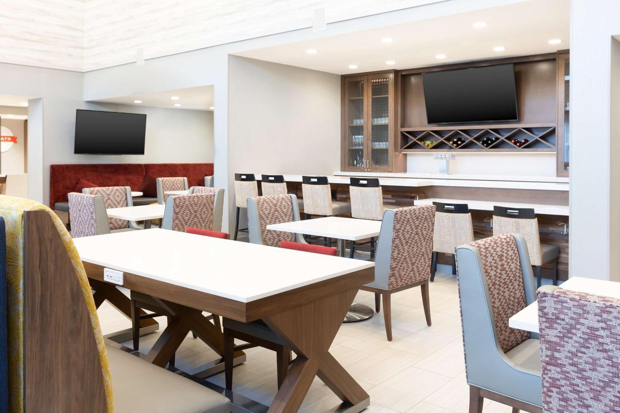 Hampton Inn & Suites Santa Rosa Sonoma Wine Country Экстерьер фото